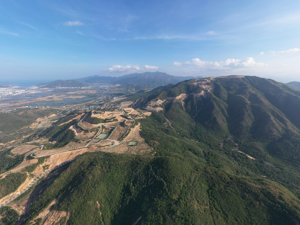 Cựu[-]lãnh[-]đạo[-]Khánh[-]Hòa[-]sai[-]phạm[-]thế[-]nào[-]trong[-]2[-]dự[-]án[-]trên[-]núi[-]Chín[-]Khúc?